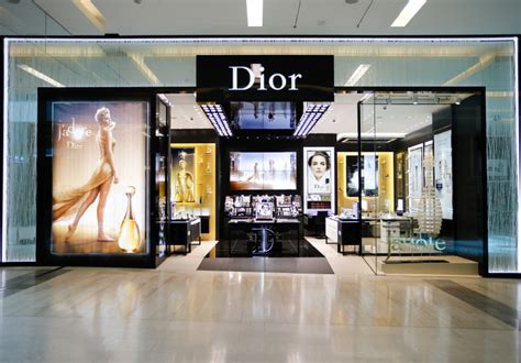 boutique dior modena|Dior's First U.S. Fragrance & Beauty Boutique Is a Perfumista's .